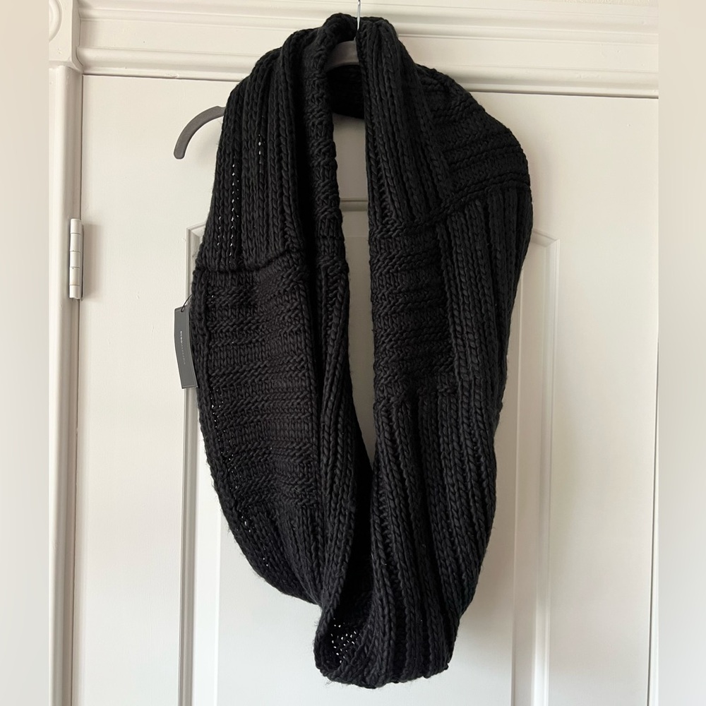 NWT BCBGMaxazria Infinity Knit Scarf Black